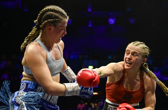 Bouttell pushed Hennessy close. Photo: Chris Dean/BOXXER