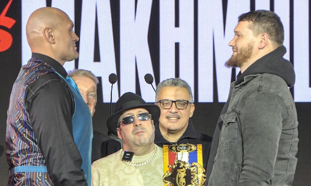 FACE OFF: Tyson Fury vs. Arslanbek Makhmudov • THE GYPSY KING RETURNS 👑 Netflix Boxing