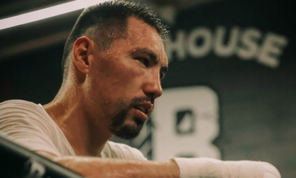 Janibek trains in the gym for a big middlweight title defense