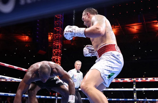 Usyk knocked out Dubois in five rounds. Photo: Photo credit: Queensberry/Leigh Dawney