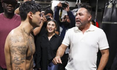 Ryan Garcia and Oscar De La Hoya chat at an open workout