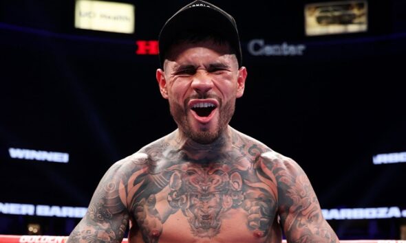 Barboza Jr made no mistakes upon his return. Photo credit: Golden Boy / Cris Esqueda