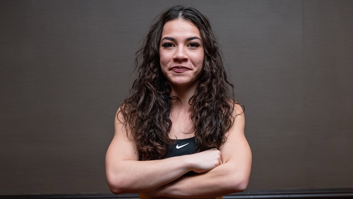 Isis Sio portrait photo during her professional boxing career