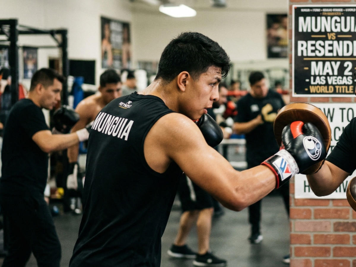 Jaime Munguia trains ahead of his May 2 fight against Armando Resendiz