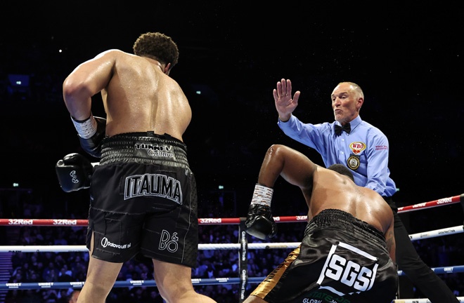 Moses Itauma defeated Jermaine Franklin in the fifth round. Source: Queensberry/Leigh Dawney