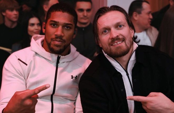 Usyk and Joshua are now training together Photo: @usykaa Instagram