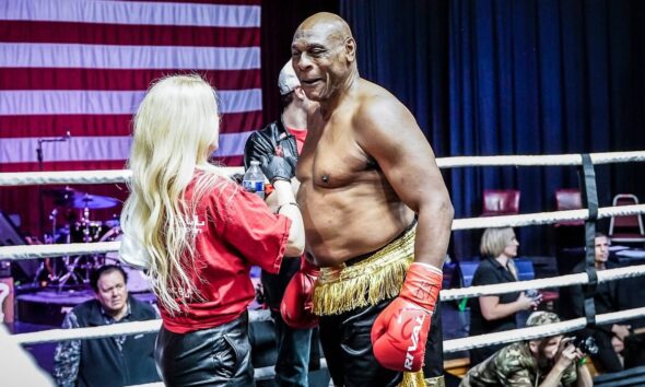 Oliver McCall defeating Gary Cobia on Country Box at age 59