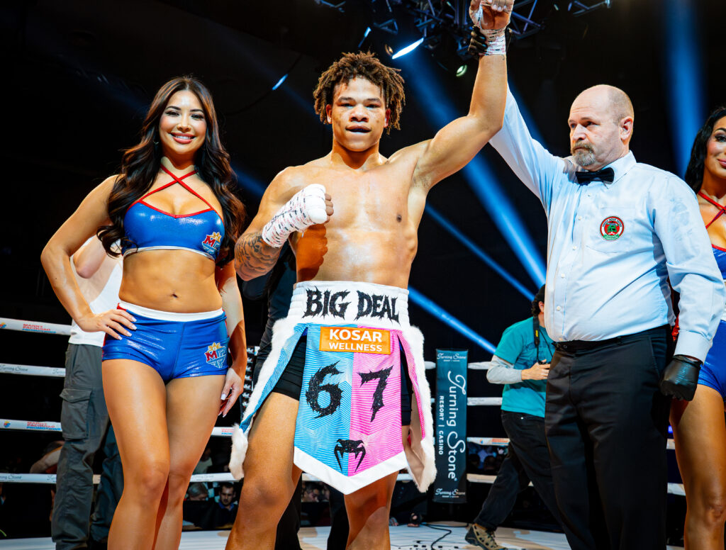 Saturday Night Boxing Results: Navarrete Unifies at 130, Parra Stuns Pierce at Turning Stone