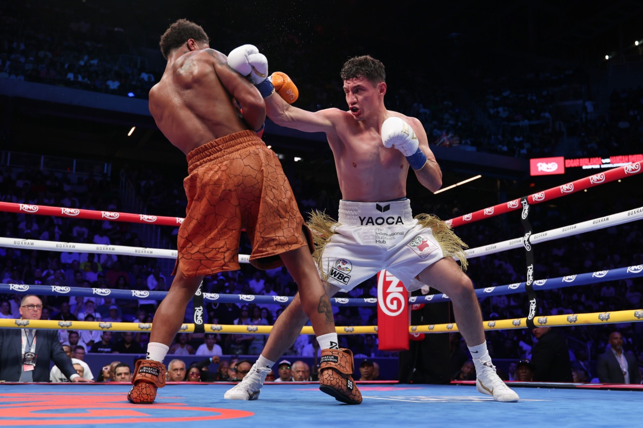 Image: Zepeda vs Roach gets June push, but same old test