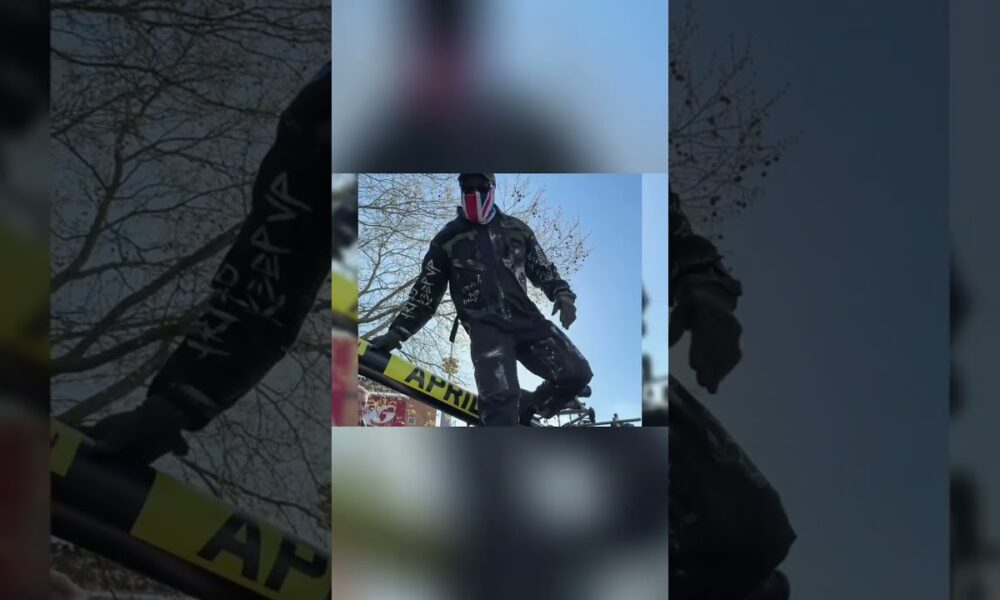 Derek Chisora & Nigel Farage ARRIVE IN A TANK!