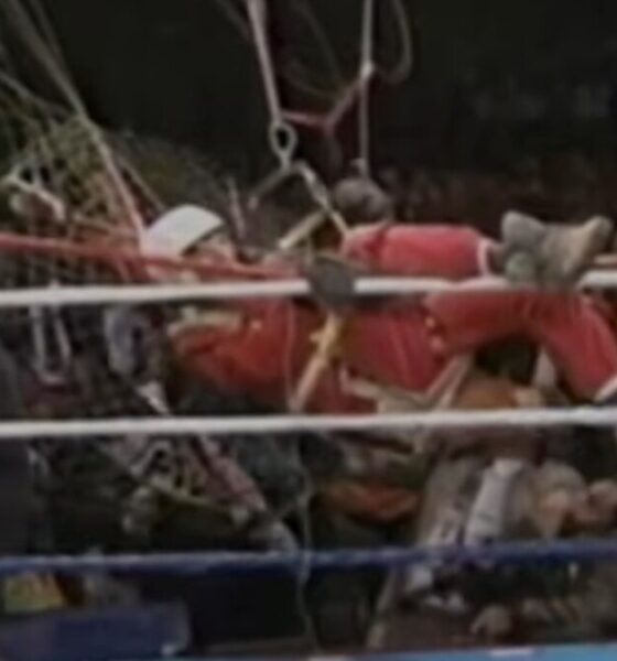Fan Man crashes into ring during Bowe vs Holyfield fight in 1993
