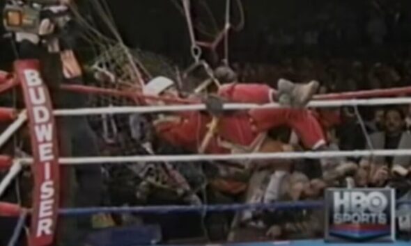 Fan Man crashes into ring during Bowe vs Holyfield fight in 1993