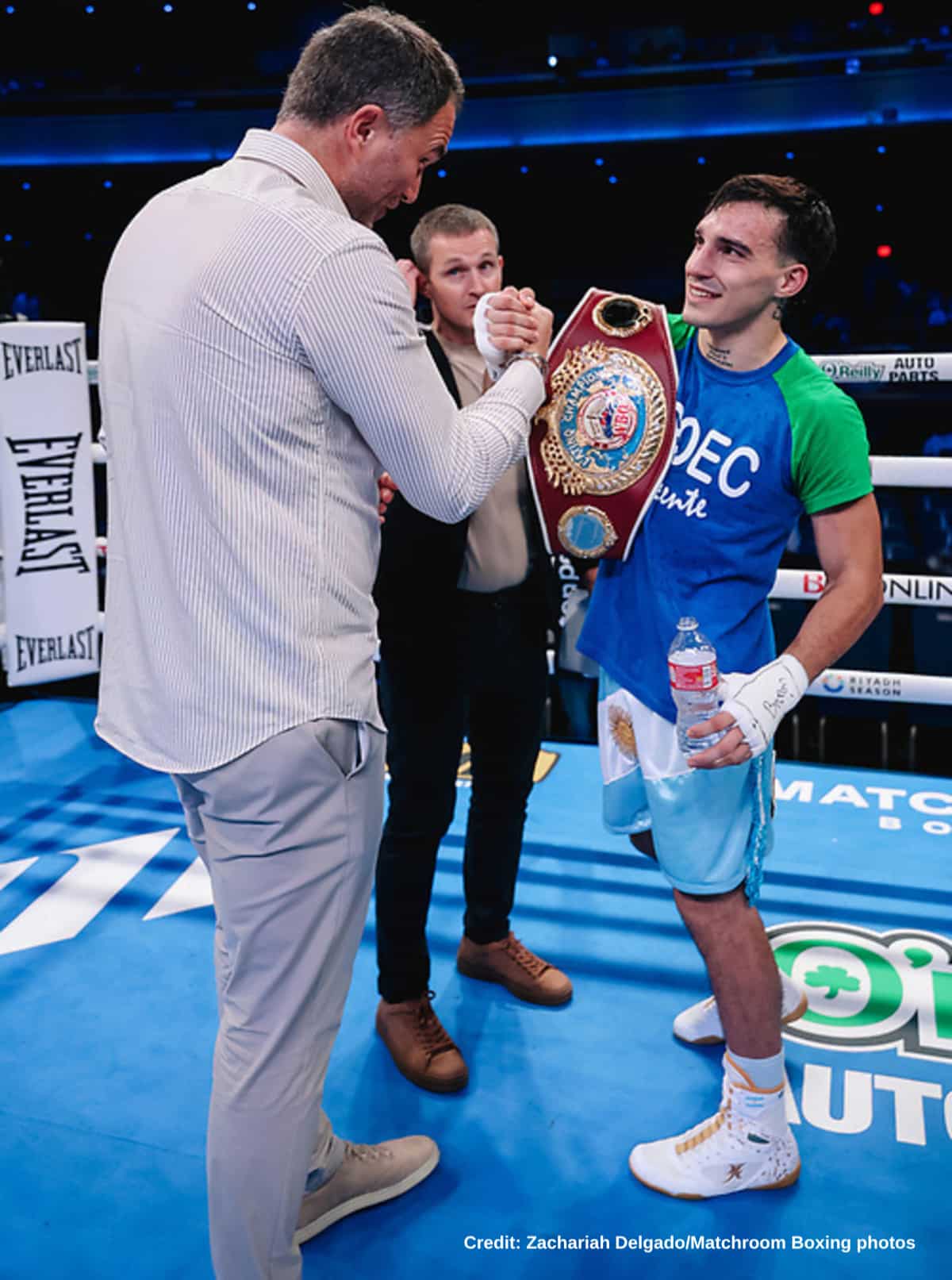 Image: Paco Valcarcel Flags Alan Chaves After Knockout Win