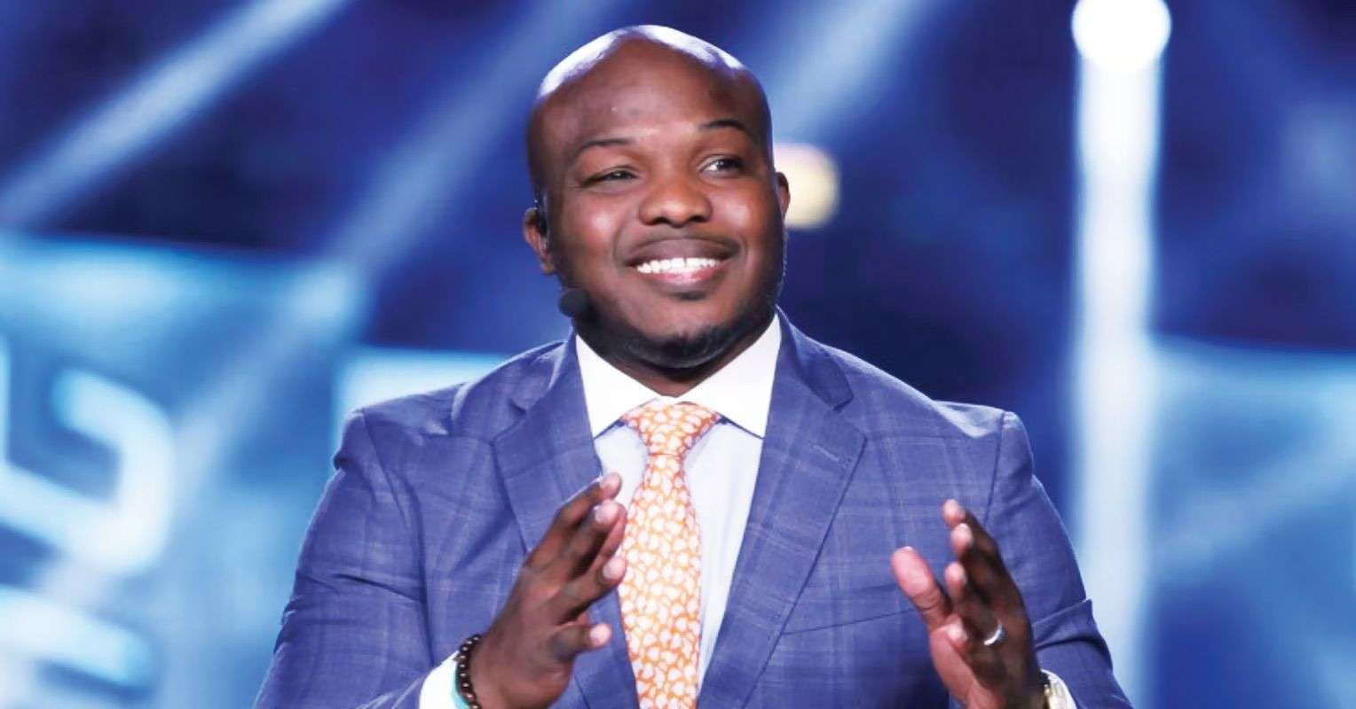 Tim Bradley says unbeaten fighter with 85% KO ratio is ‘something else’: “He’s going to the top”