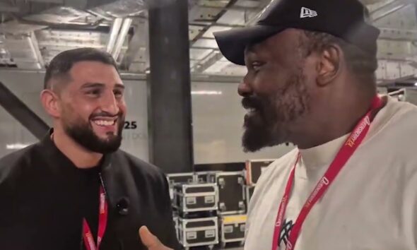 Derek Chisora CONFRONTS Agit Kabayel - 'CUT THE CAMERAS!!'
