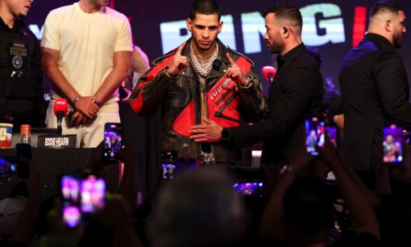 Image: Edgar Berlanga Says Hamzah Sheeraz Fight Felt “Off”