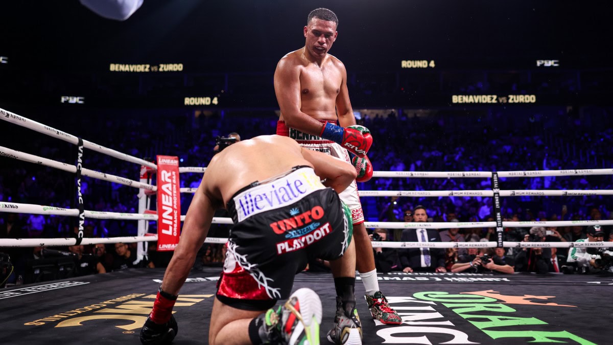 David Benavidez dominates Zurdo Ramirez with a fourth-round knockdown during their cruiserweight fight