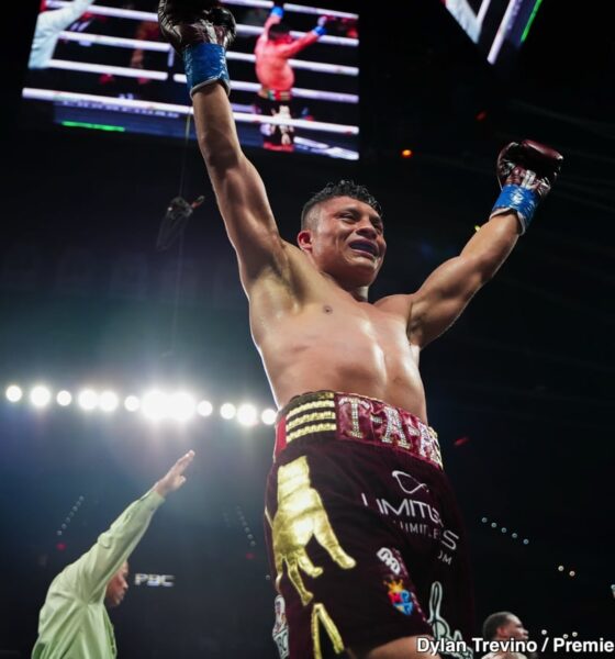 Image: Pitbull Cruz Joins Eddy Reynoso Amid Defensive Questions