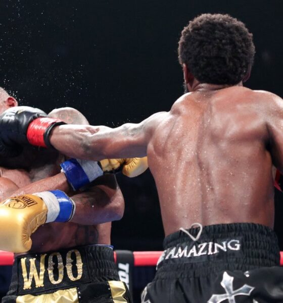 Keyshawn Davis lands a hard right hand on Nahir Albright during their lightweight rematch at Scope Arena in Norfolk.