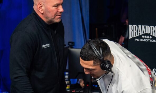 Image: Teofimo Lopez Questions Dana White After Viral UFC Apex Clip