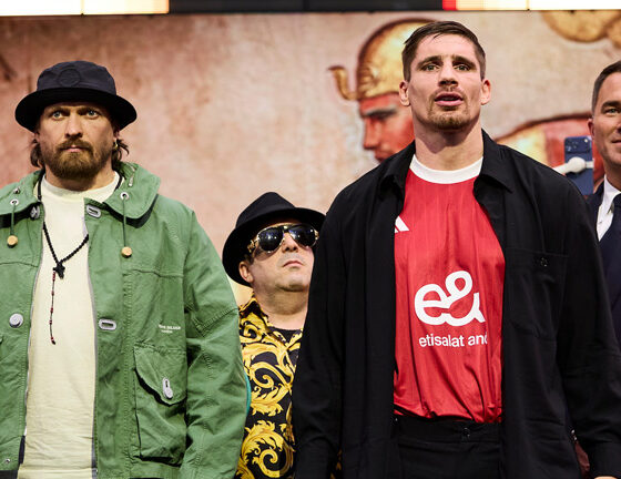 Oleksandr Usyk is the bookmakers' main favorite to defeat Rico Verhoeven on Saturday in Egypt Photo: Mark Robinson Matchroom Boxing