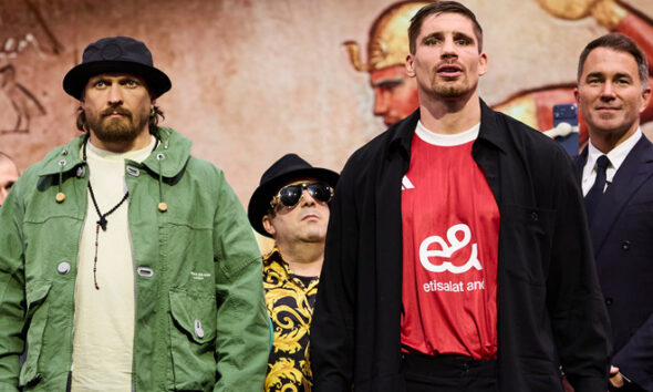 Oleksandr Usyk is the bookmakers' main favorite to defeat Rico Verhoeven on Saturday in Egypt Photo: Mark Robinson Matchroom Boxing