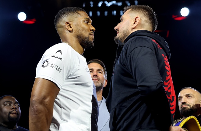 Joshua and Prenga face-to-face ahead of July clash Photo: Mark Robinson Matchroom Boxing
