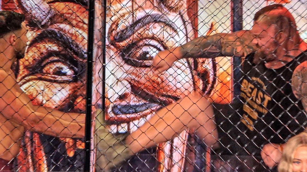 💥 Eddie Hall TRIES TO BREAK Through Cage At Explosive Face-Off With Tommy Fury!