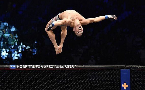 Michael Chandler defends Conor McGregor: &lsquo;He is not a quitter&rsquo;