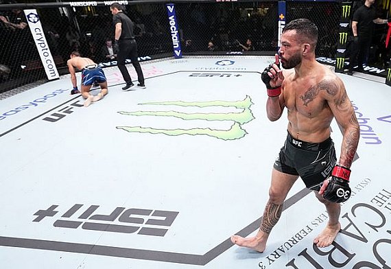 Dan Ige makes the move to 135, meets David Martinez in September