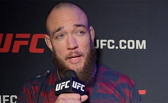 Valter Walker warns UFC heavyweights after rare calf slicer finish