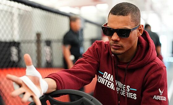 Navajo Stirling recalls fighter having mental breakdown before DWCS bout