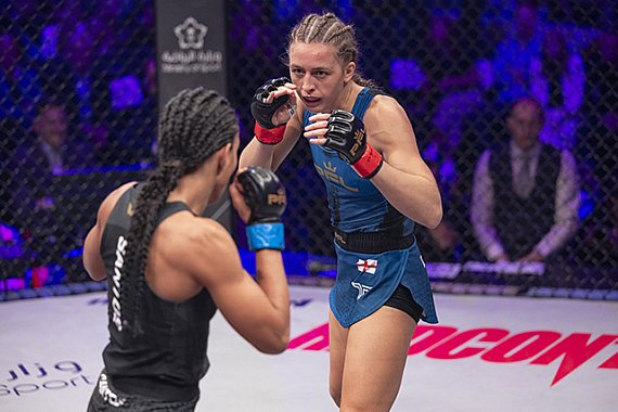 Dakota Ditcheva admits she&rsquo;s still fighting fear following serious hand injury