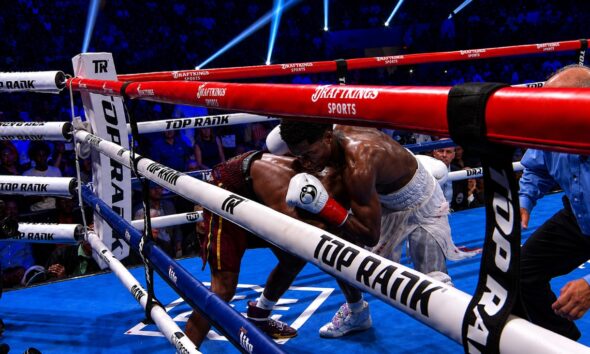 "Shawn Porter Discusses Abdullah Mason's Growth Against Albert Bell"