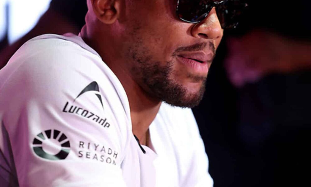 "Anthony Joshua Urged to Dominate Kristian Prenga by Gareth Davies"