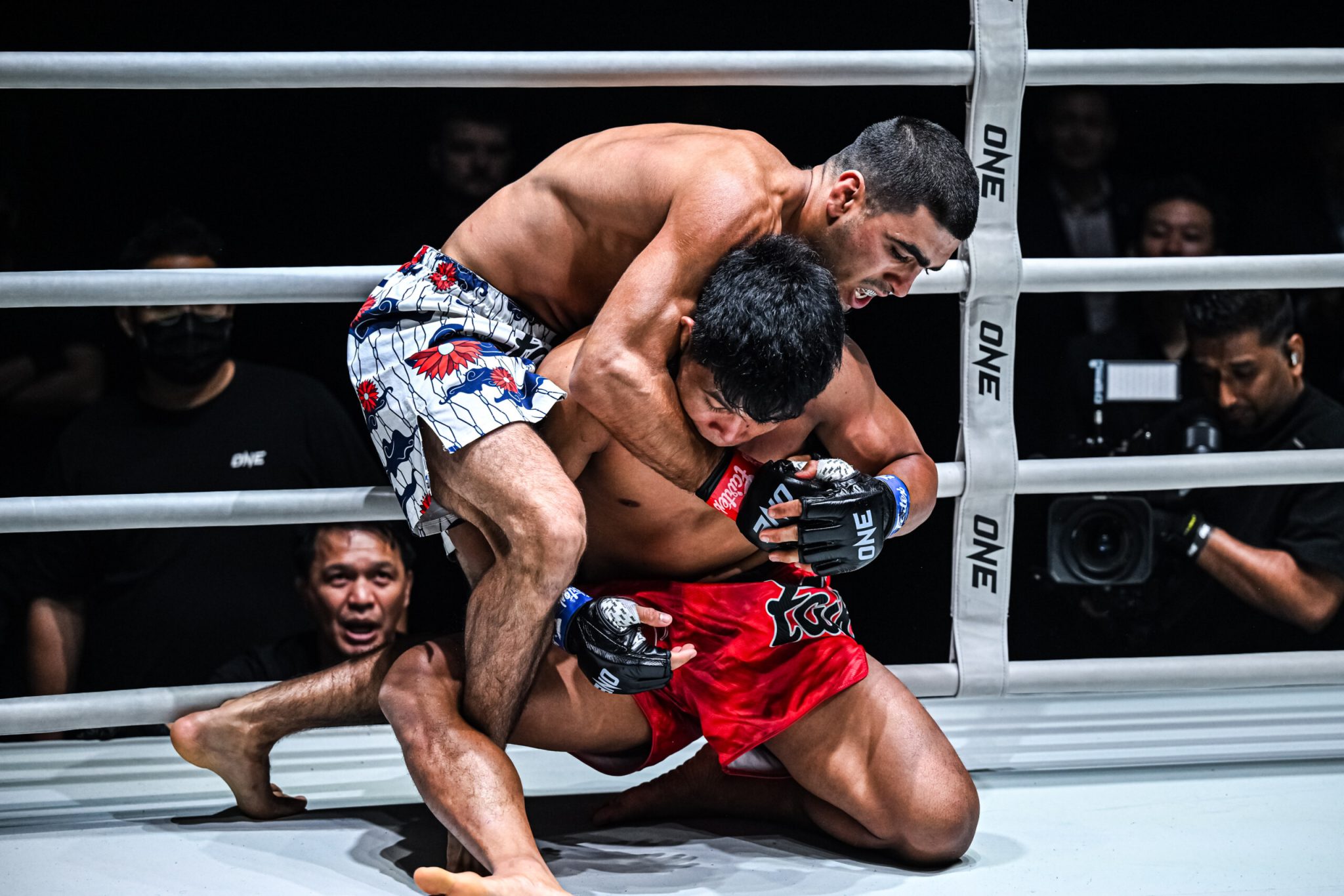 Elbek Alyshov gets his shot at history against Enkh-Orgil Baatarkhuu