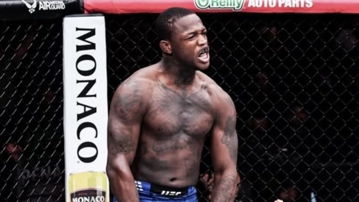 Terrance McKinney hoping to meet King Green 'in the middle and scrap' at UFC 329: 'Give the fans a show'