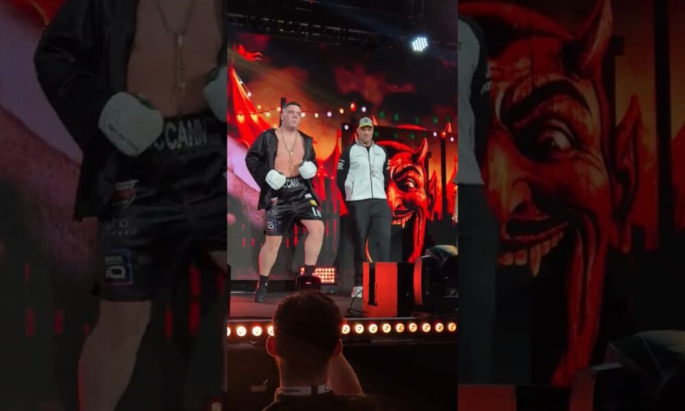 Tyson Fury makes ringwalk with Jordan McCann!
