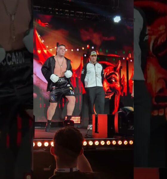Tyson Fury makes ringwalk with Jordan McCann!