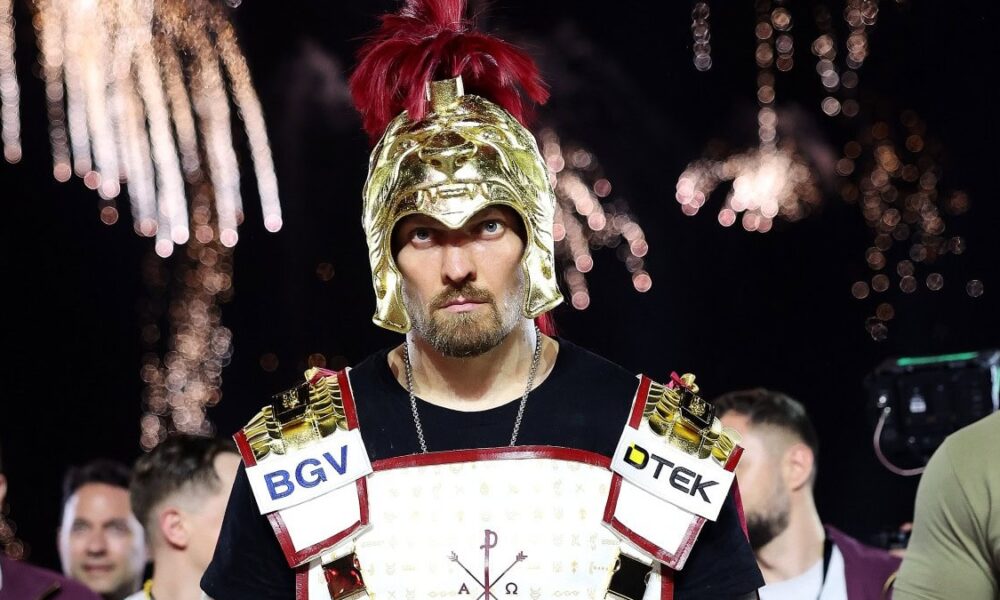 "Oleksandr Usyk's Three Potential Paths: Decision Looming Within Days"