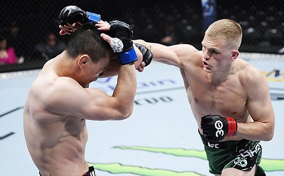 Charles Oliveira says Islam Makhachev could face his toughest test yet