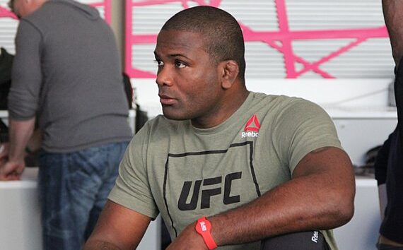 Din Thomas &lsquo;ashamed and embarrassed,&rsquo; apologizes to Gillian Robertson