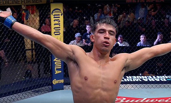 Cristian Perez explains game-plan change that earned UFC contract