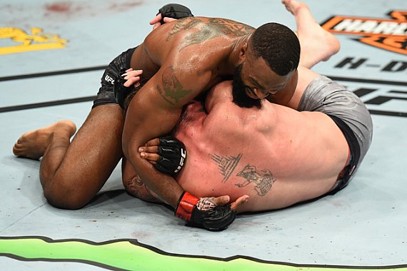 Tyron Woodley beats Joaquin Buckley, then offers to help him win UFC gold