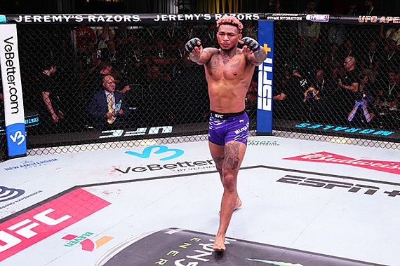 Sean Brady spots major Carlos Prates weakness against Islam Makhachev