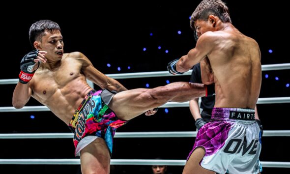 A win over Songchainoi could put Banluelok one step from Nadaka