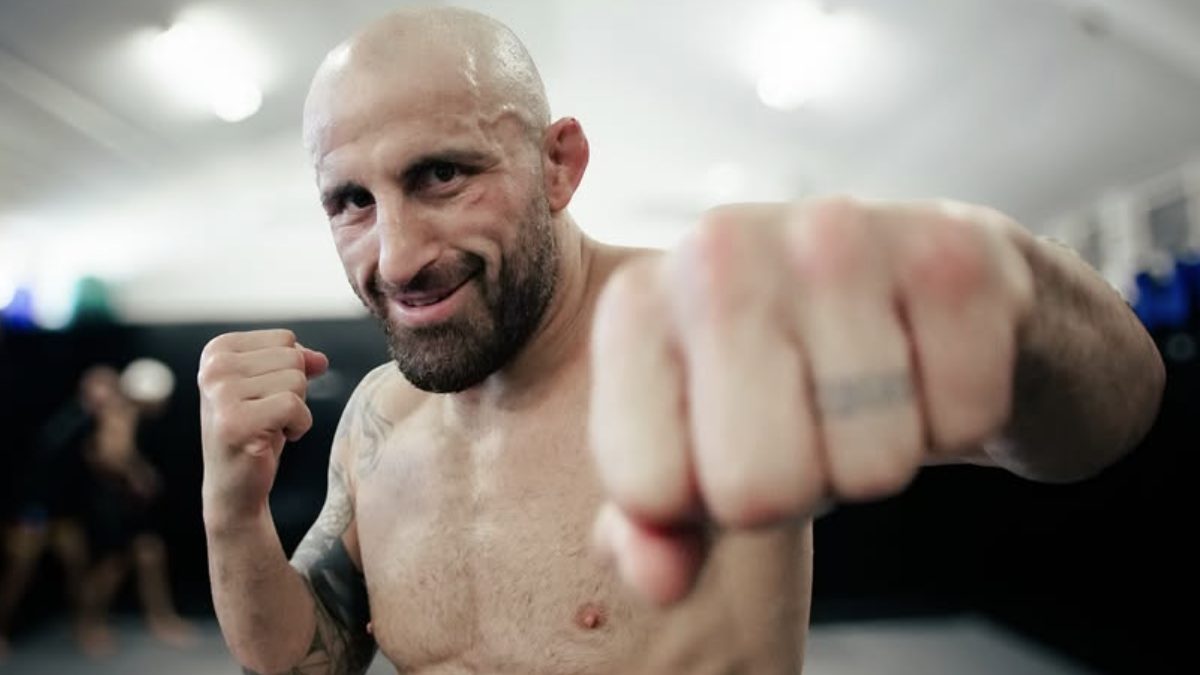 Alexander Volkanovski's coach discusses potential retirement after UFC 333