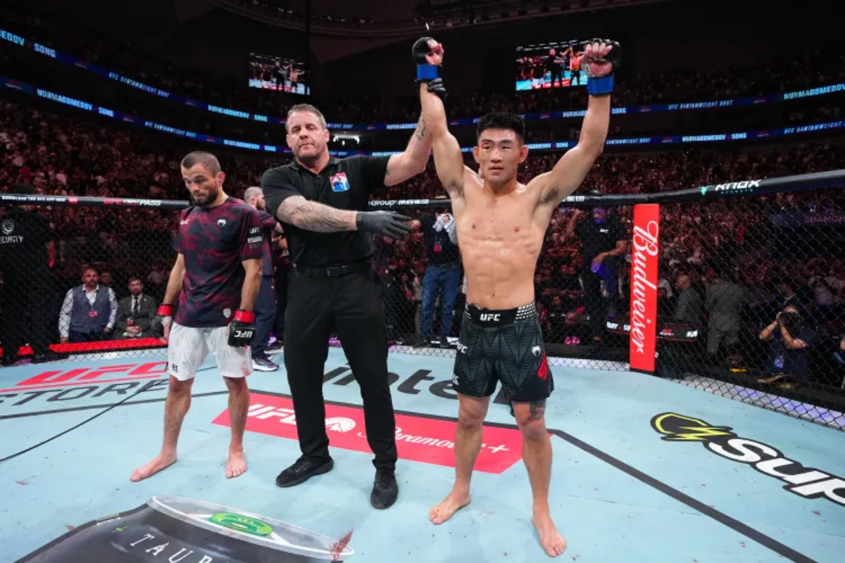 Henry Cejudo thinks Umar Nurmagomedov beats Song Yadong 9 out of 10 times: "He just got caught"