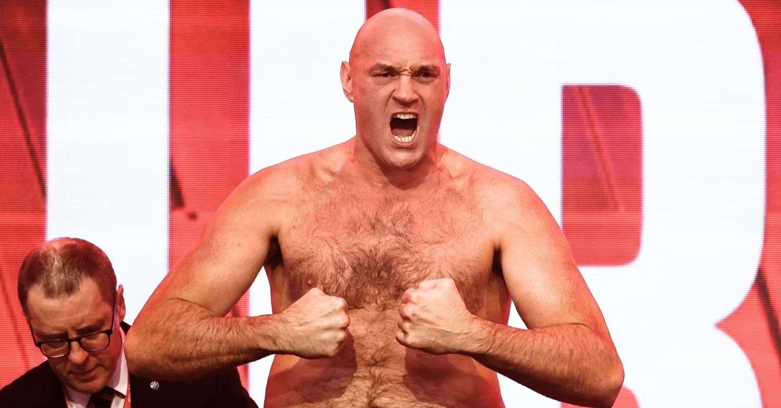 "Tyson Fury Names Two Opponents Among Top 10 Heavyweight Punchers in Boxing History"