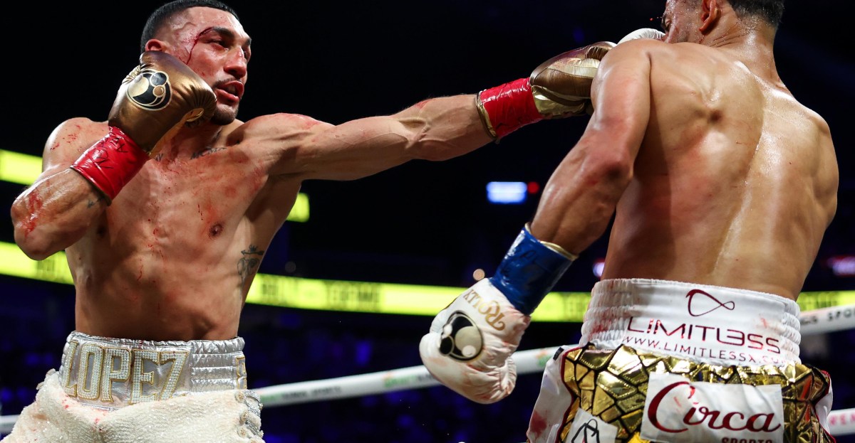Teofimo Lopez edges Rolly Romero with majority decision to become 3-weight world champion